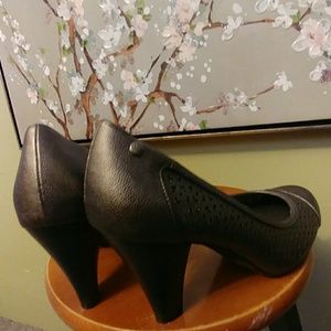 👠 Pewter open design heel Lifestride brand